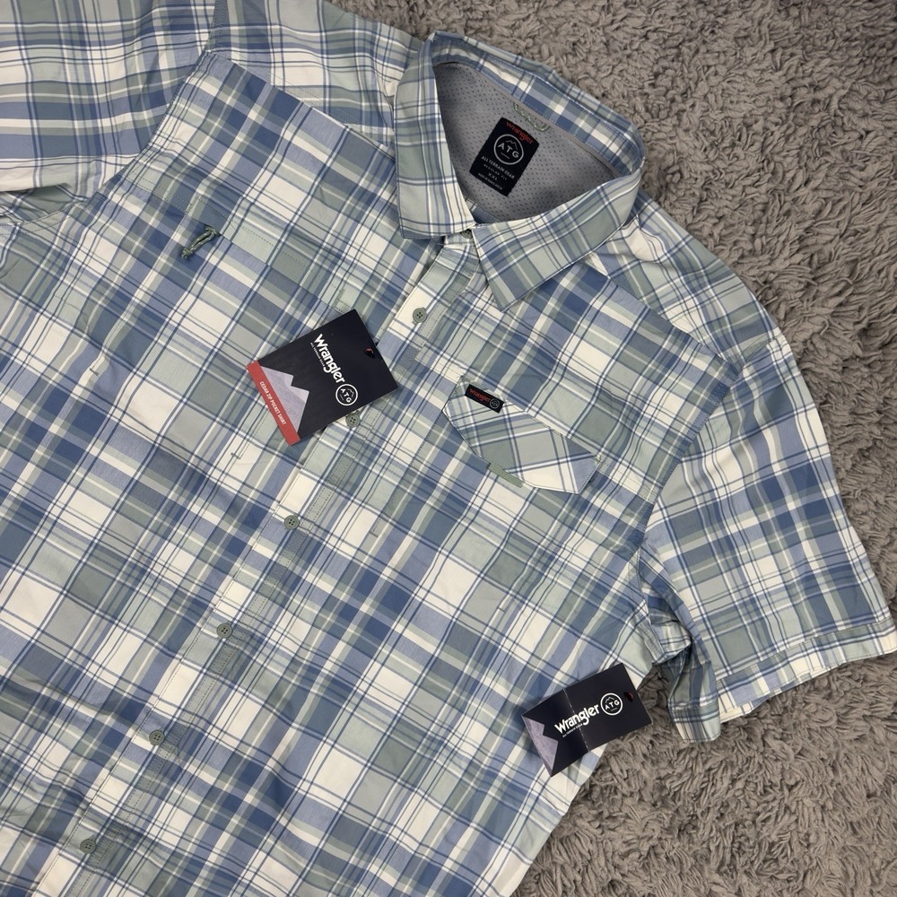 Wrangler ATG Shirt Mens 2XL Cedar Zip Pocket Short Sleeve Button Up Blue Plaid